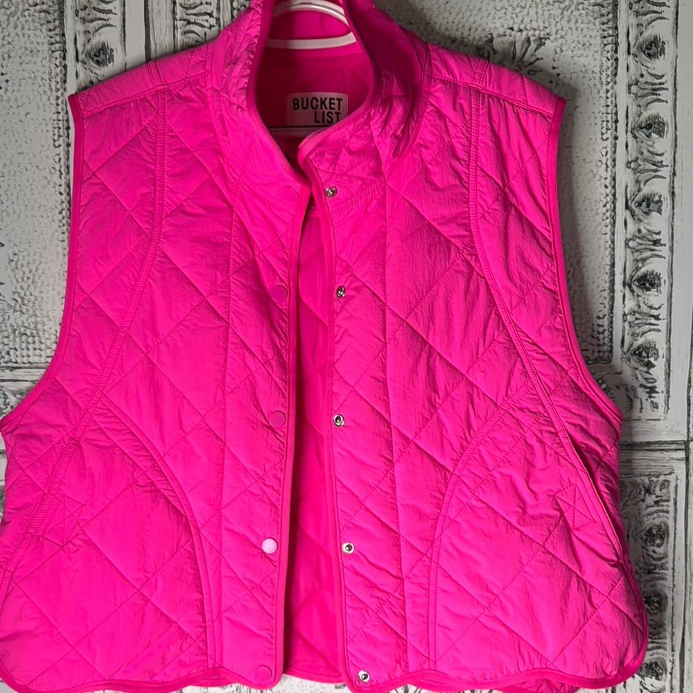 BUCKETLIST Women's Vibrant Pink Quilted Vest